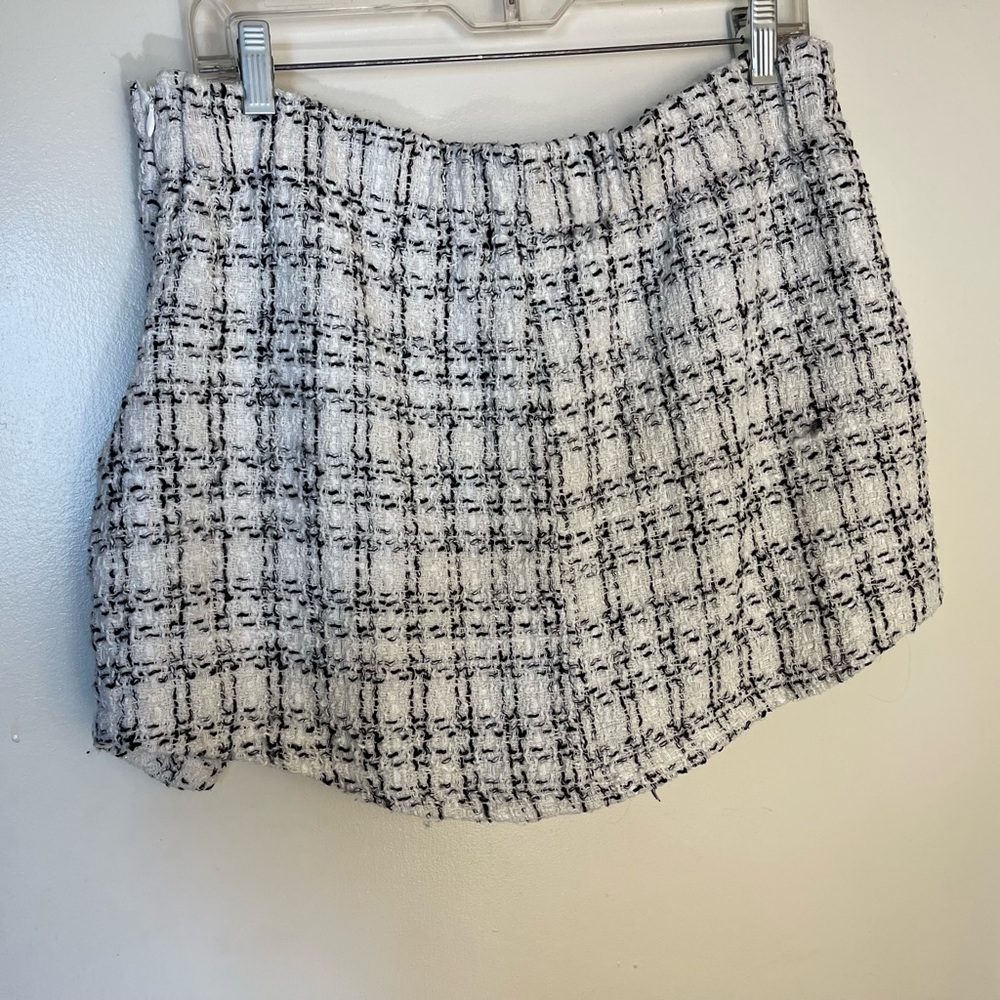 Skort - Picture 2 of 3